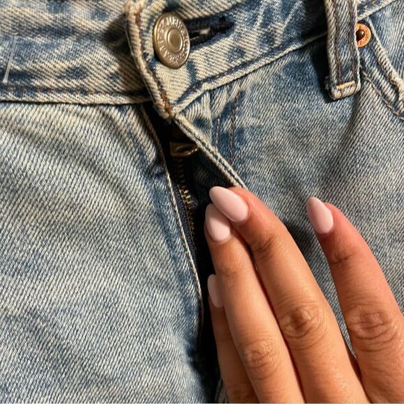 Abercrombie & Fitch Annie Girlfriend Distressed Jeans- Size 2S (26) - Picture 6 of 8